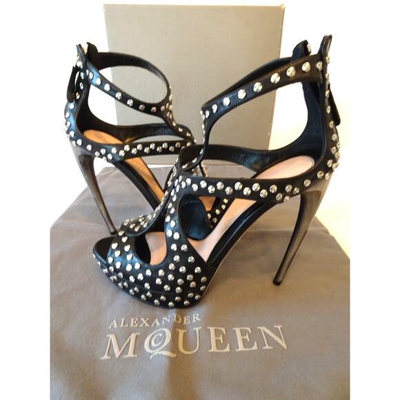 Alexander Mcqueen Studded leather cage Bowed Heel Sandals Pumps Sz 38 NIB 2,890 - Picture 13 of 14